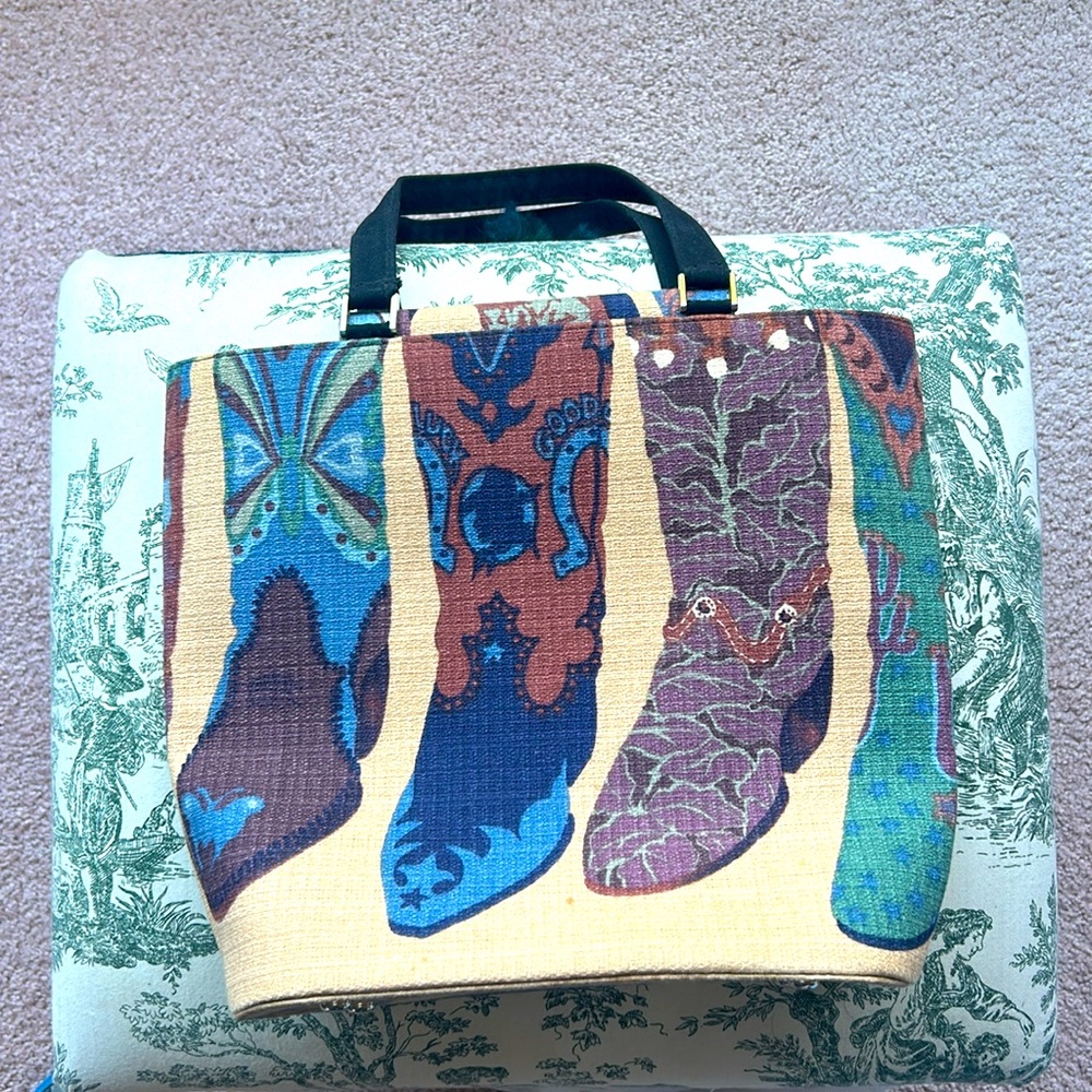 NWOT. Isabella Fiore sturdy sparkling cowgirl design canvas shoulder handbag. - Picture 2 of 7